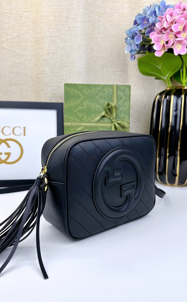 激安グッチバッグコピー背面デザイン